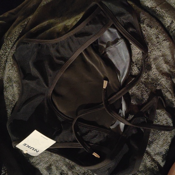 A2 Under Mesh Top small - Picture 3 of 4